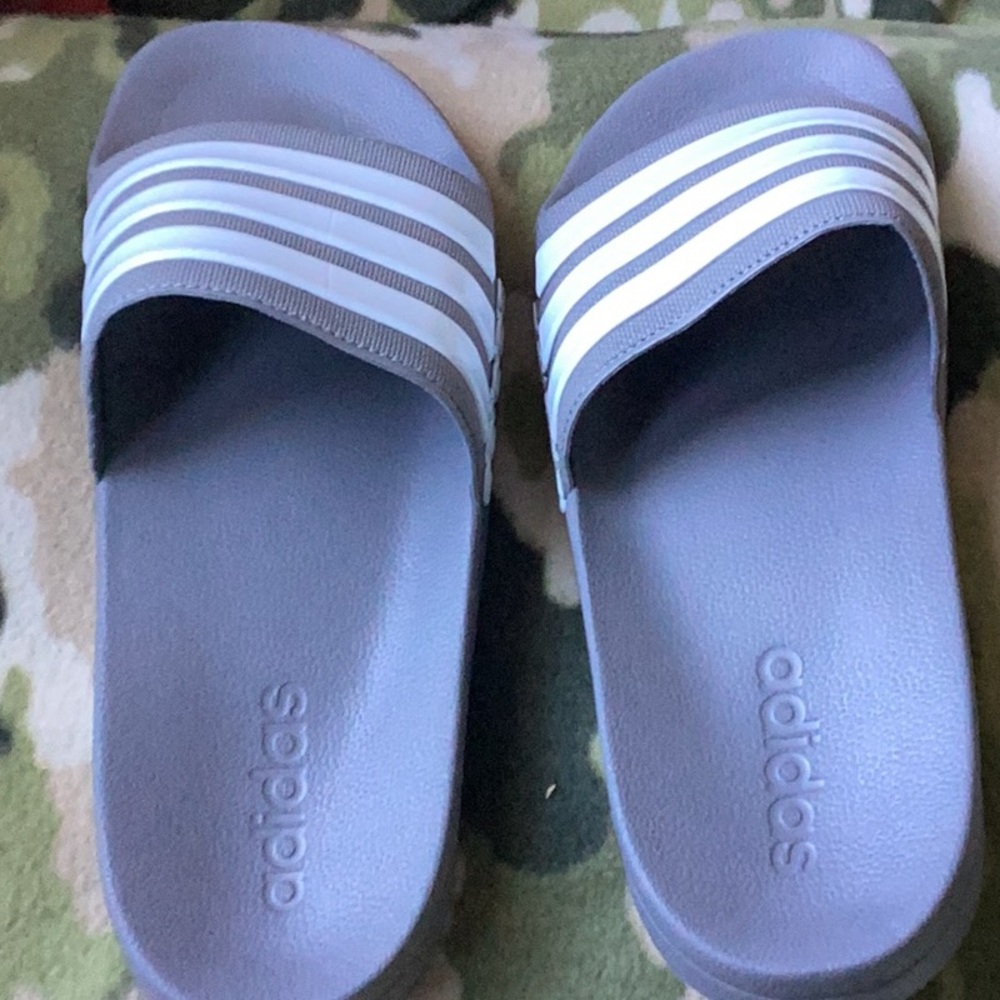 New men’s Adidas Gray Slide Sandals